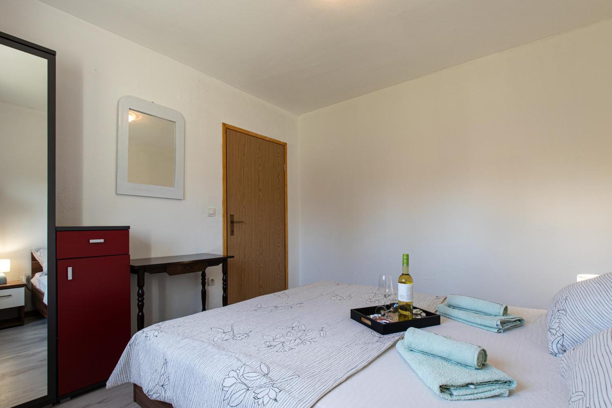 Appartement Lucija à Lovinac  Extérieur photo